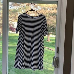 Agnes & Dora black & white striped tunic